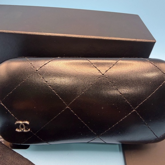 CHANEL Women's Sunglasses Oversized White Frame - Picture 13 of 13